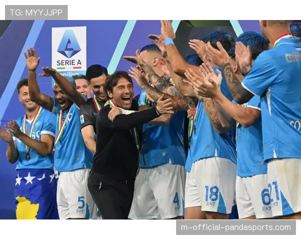 EA7赞助那不勒斯获成功 奢侈品牌涉足足球装备市场